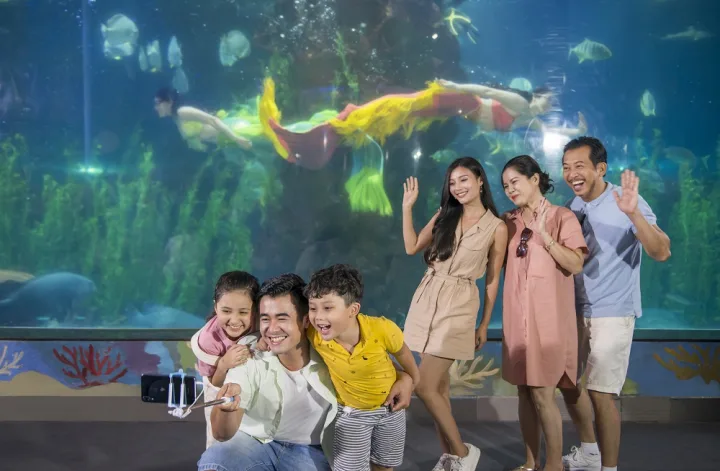Интерактив с русалками в зоне Underwater World